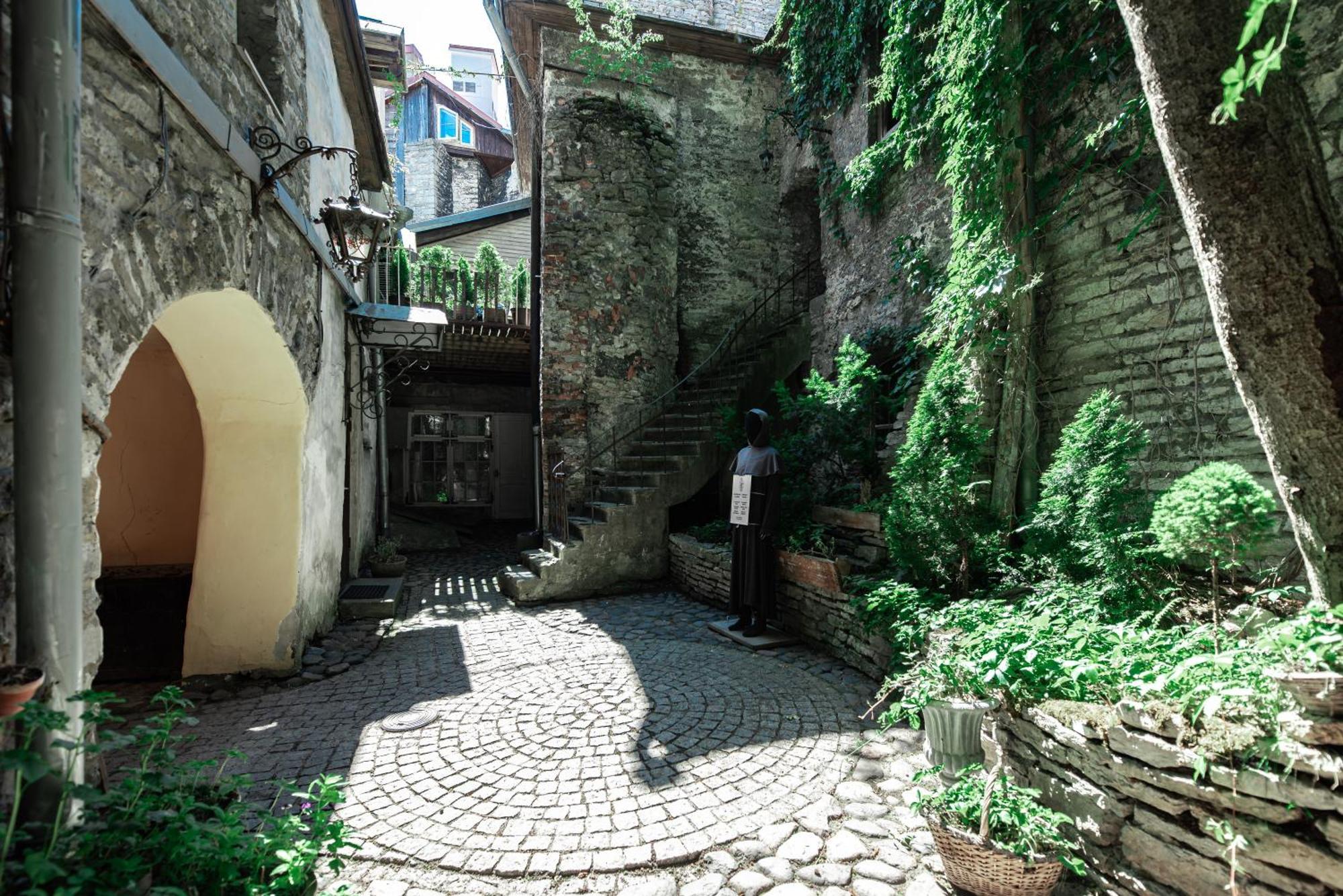 Airhome - Old Dominican Monastery Tallinn Extérieur photo